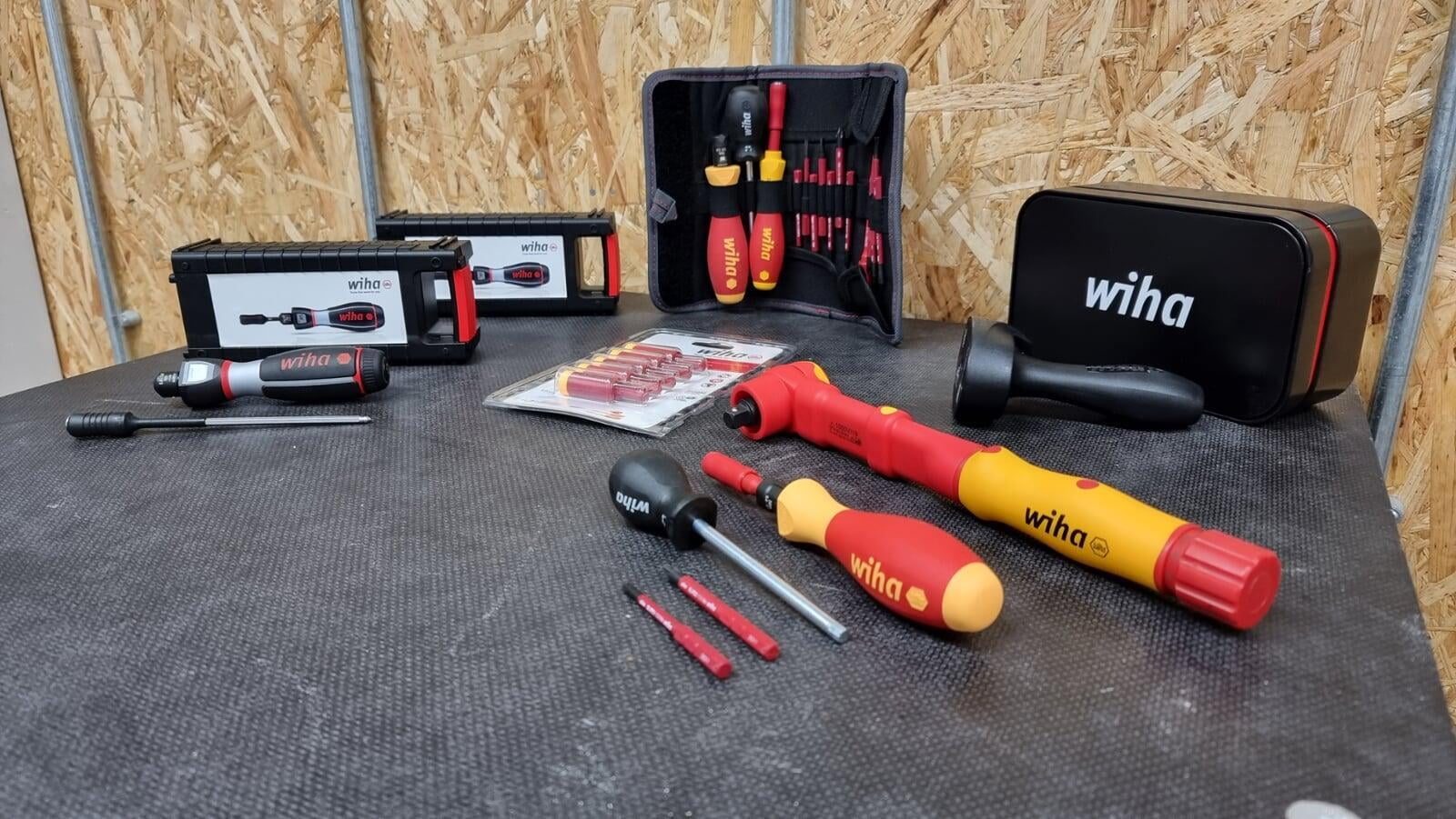 Setting the torque of electrical terminals